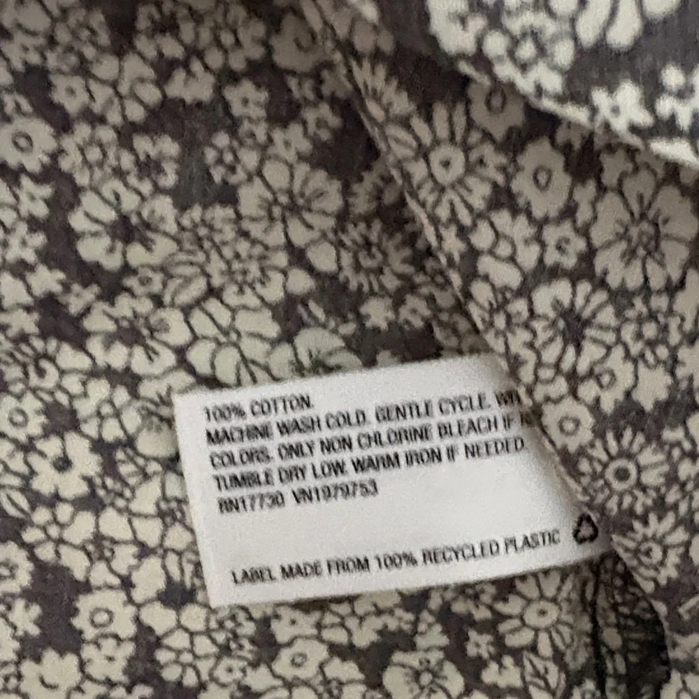 Universal Thread Black and White Floral Blouse ( 100% cotton) - Picture 4 of 6